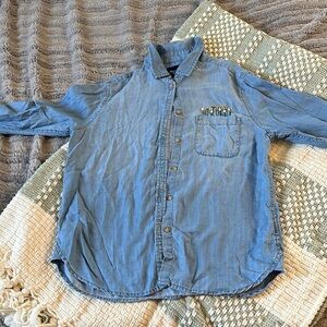 American eagle women’s button up